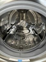 LG Single Unit Front Load LG WashTower? with Center Control? 4.5 cu. ft. Washer and 7.4 cu. ft. Electric Dryer - Image 3