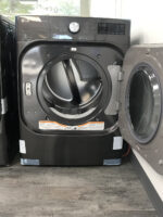 9.0 cu. ft. Mega Capacity Smart wi-fi Enabled Front Load Gas Dryer with TurboSteam™ and Built-In Intelligence - Image 3